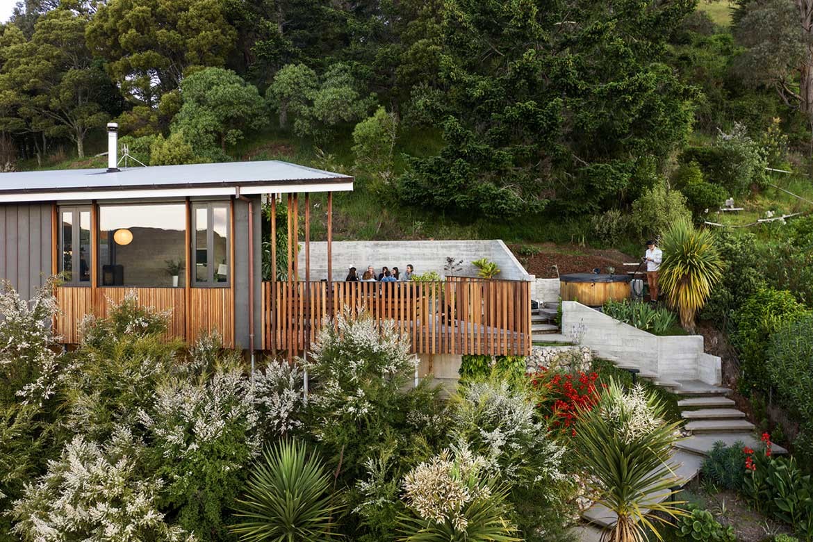 Irving Smith Architects designs Feather House